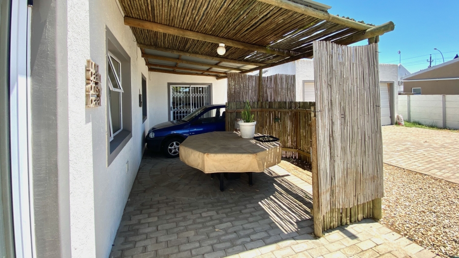 4 Bedroom Property for Sale in Velddrif Western Cape